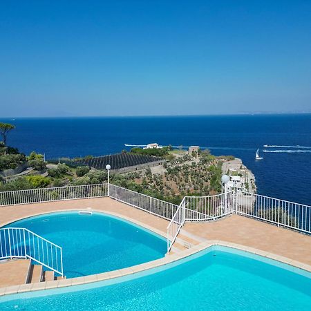 Villaggio Villa Lubrense ماسّا لوبْرينسِ المظهر الخارجي الصورة