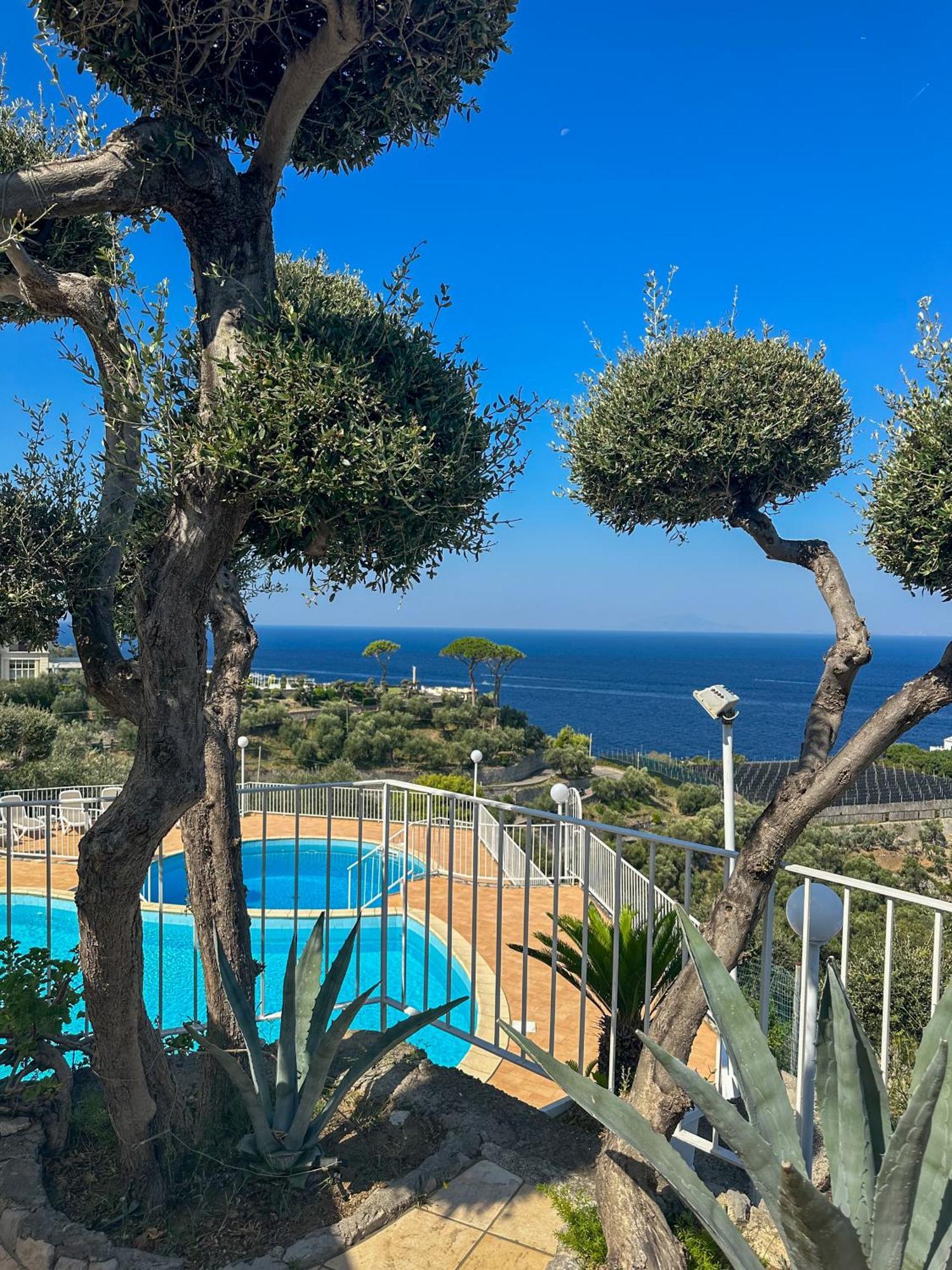 Villaggio Villa Lubrense ماسّا لوبْرينسِ المظهر الخارجي الصورة