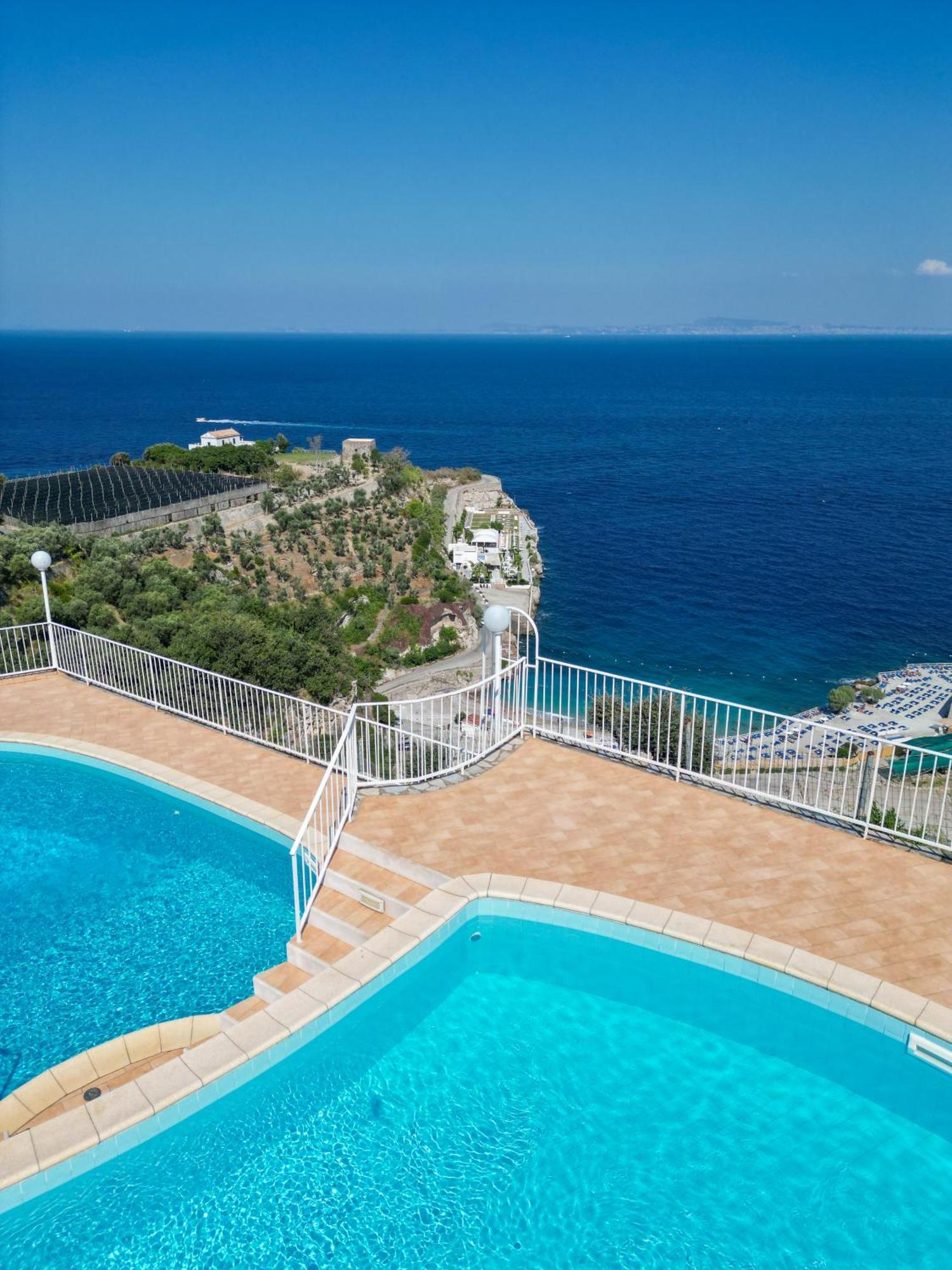 Villaggio Villa Lubrense ماسّا لوبْرينسِ المظهر الخارجي الصورة