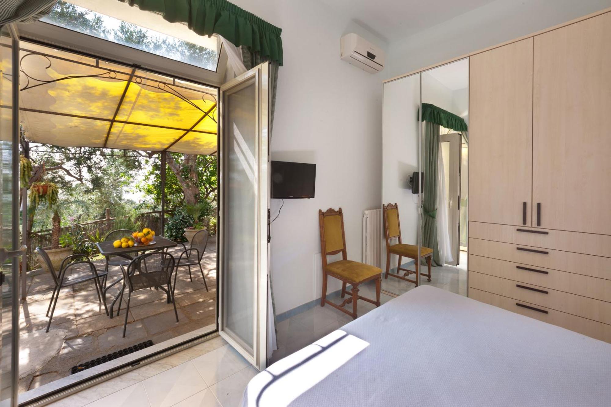 Villaggio Villa Lubrense ماسّا لوبْرينسِ الغرفة الصورة