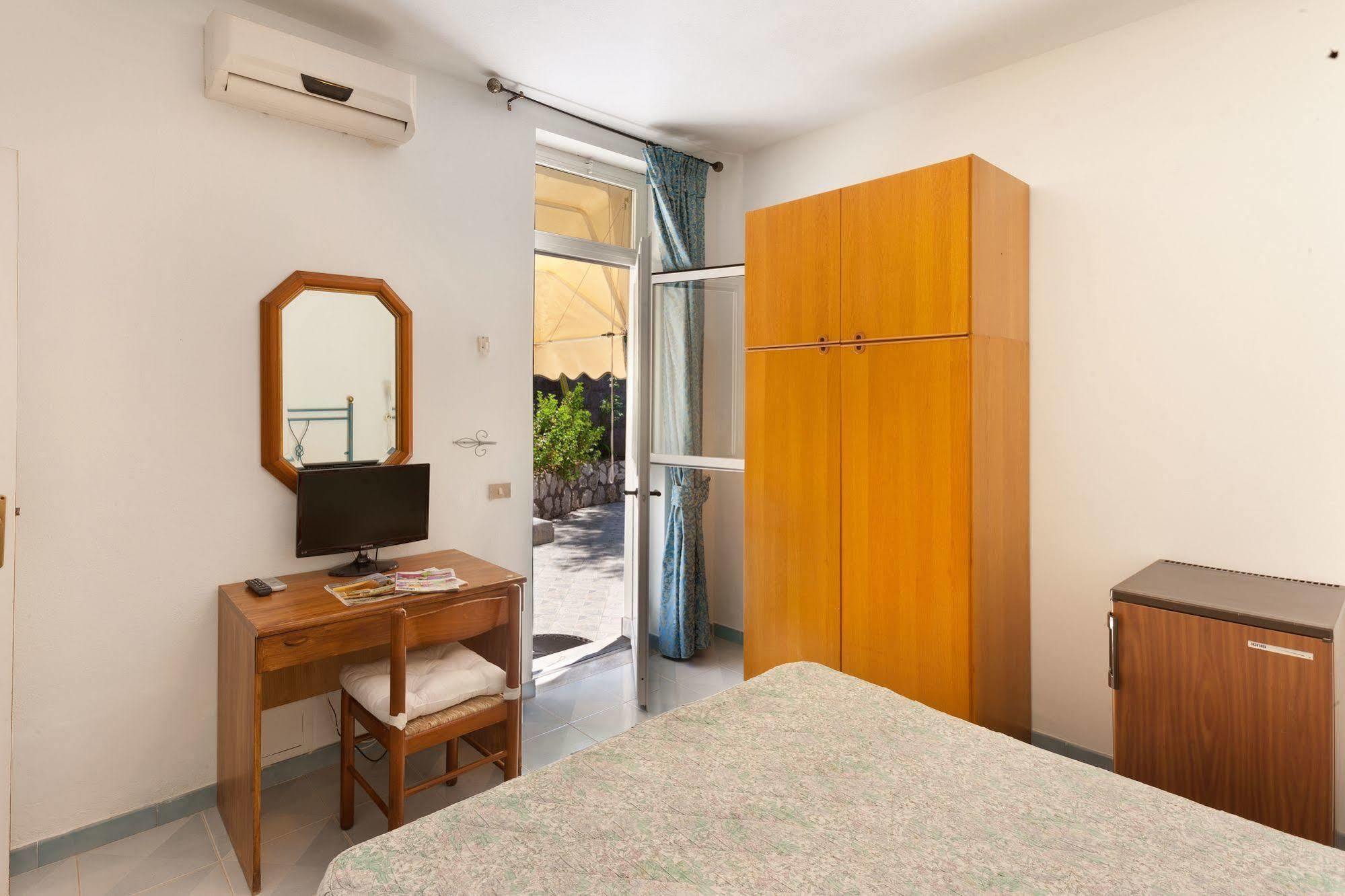 Villaggio Villa Lubrense ماسّا لوبْرينسِ المظهر الخارجي الصورة